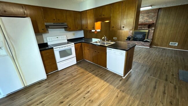 Foto del edificio - 8203 Rochelle Rd