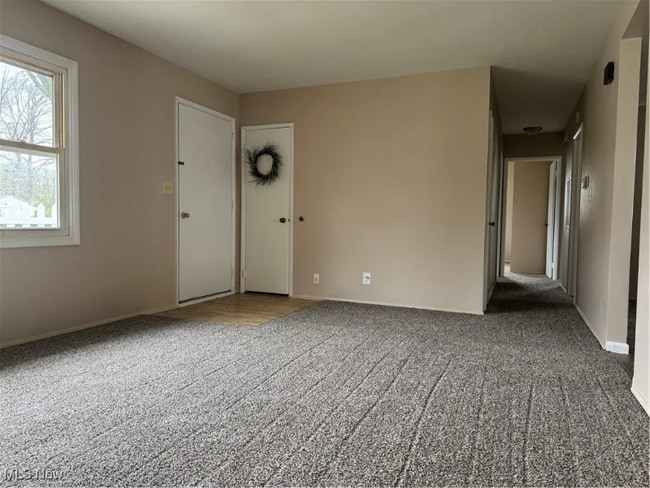Building Photo - 3372 Lynwood Dr NW