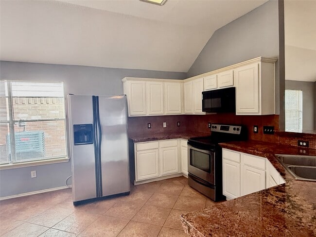 Foto del edificio - 5218 Hill Timbers Dr