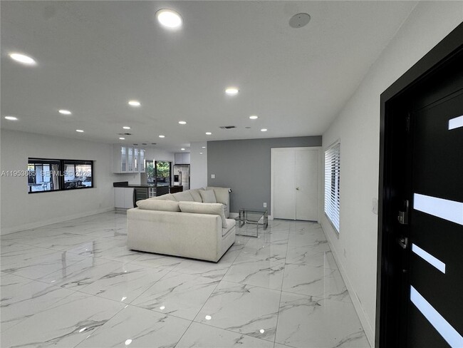 Building Photo - 10394 Fairway Heights Blvd