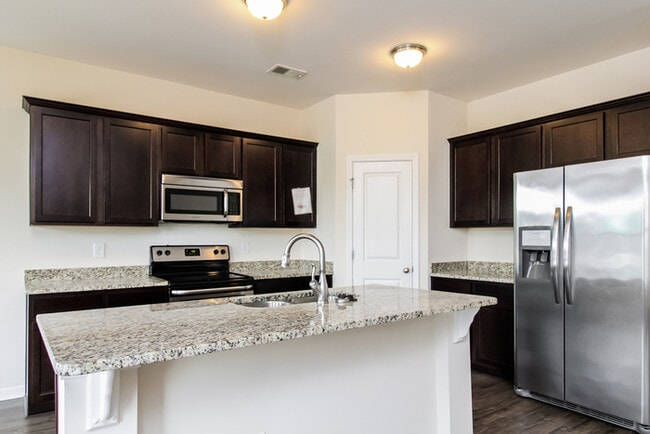 Building Photo - Beautiful Large Home! Unique Home in Great...