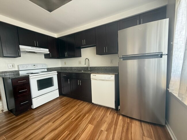 Building Photo - 18451 Stone Hollow Dr