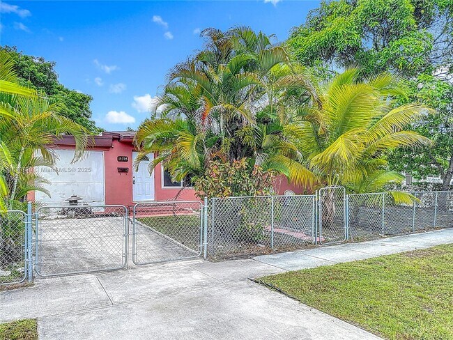 Foto del edificio - 15705 NE 10th Ave
