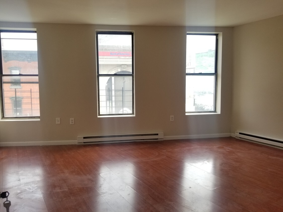 Foto principal - 191 Newark Ave
