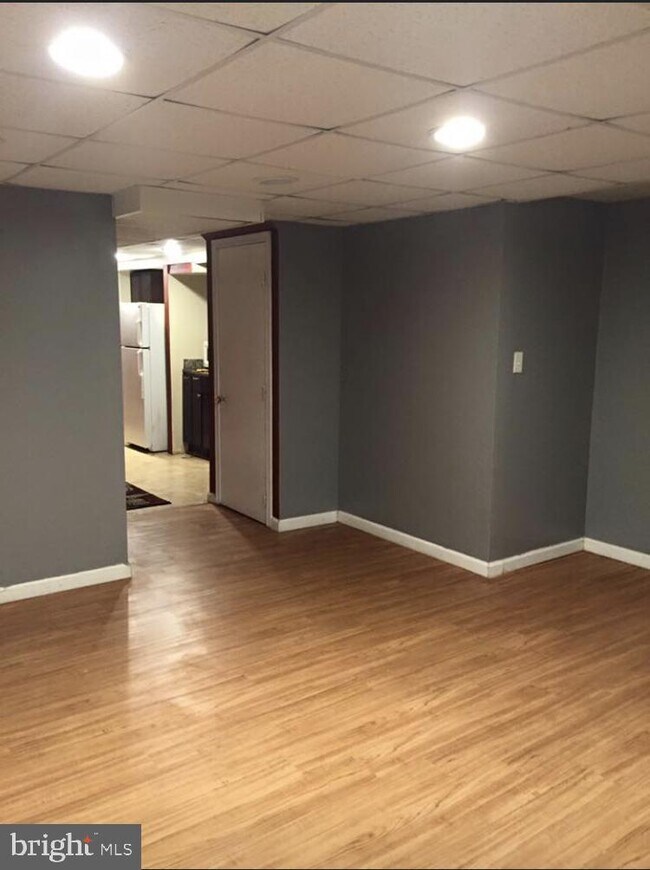 Foto del edificio - 8904 Revere St