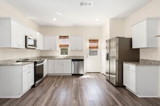 Building Photo - 1073 Water Oak Ln