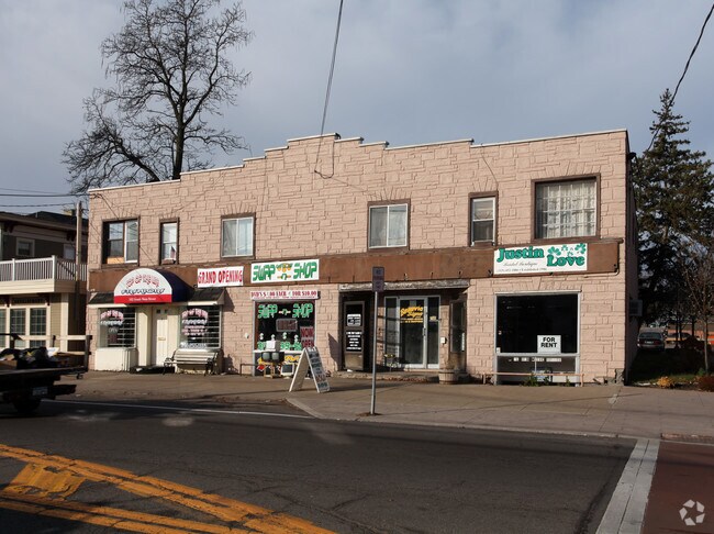 Foto del edificio - 102 S Main St