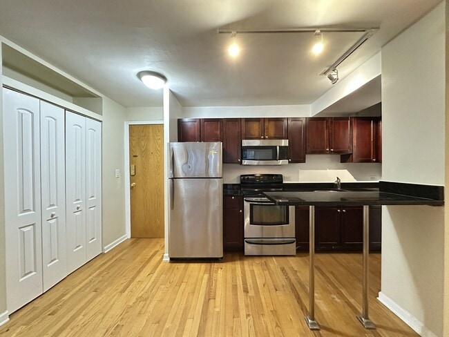 Building Photo - 4180 N Marine Dr