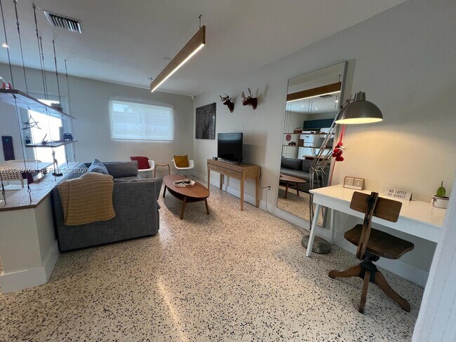 Foto del edificio - 451 SW 24th Rd