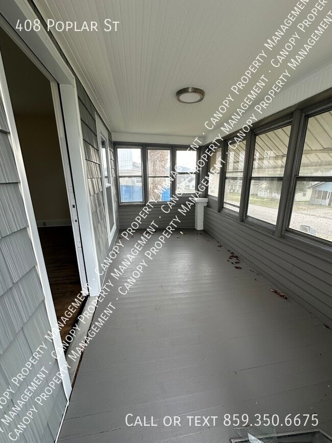 Building Photo - 408 Poplar St
