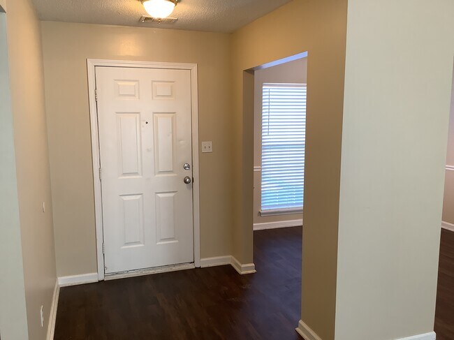 Foto del edificio - 249 Longleaf Cir