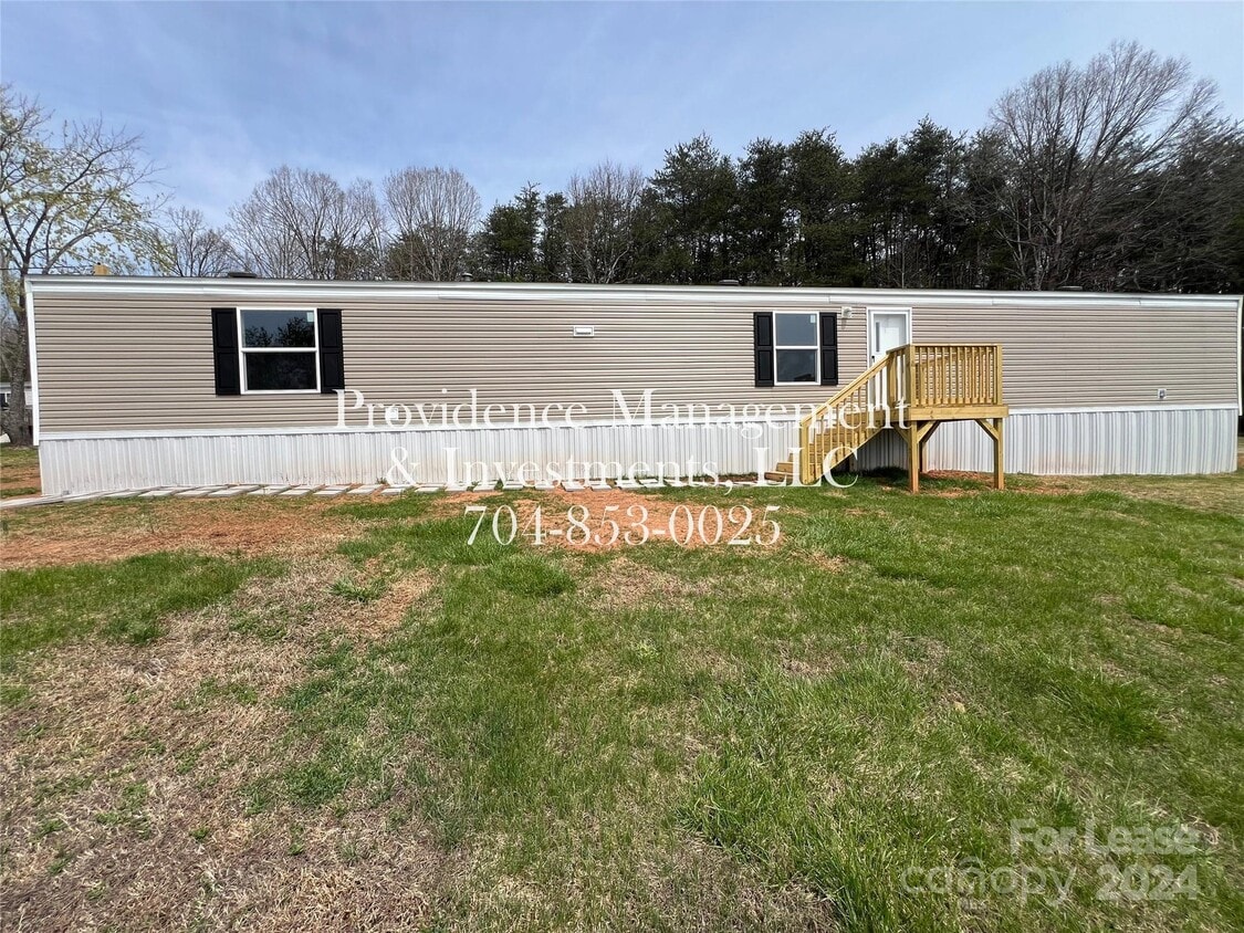 Primary Photo - 1158 Wagon Wheel Rd