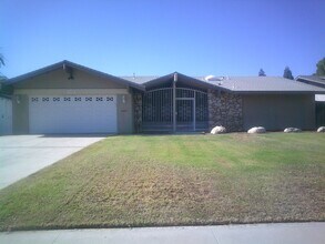 Building Photo - 6400 Cochran Dr