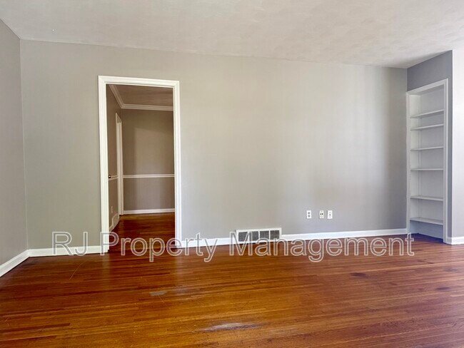 Foto del edificio - 4013 Martindale Ave