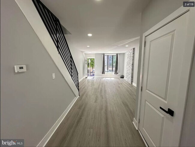 Building Photo - 3 Bedroom and 2.5 bathroom House available...