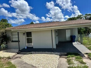 Building Photo - 7103 Fireside St