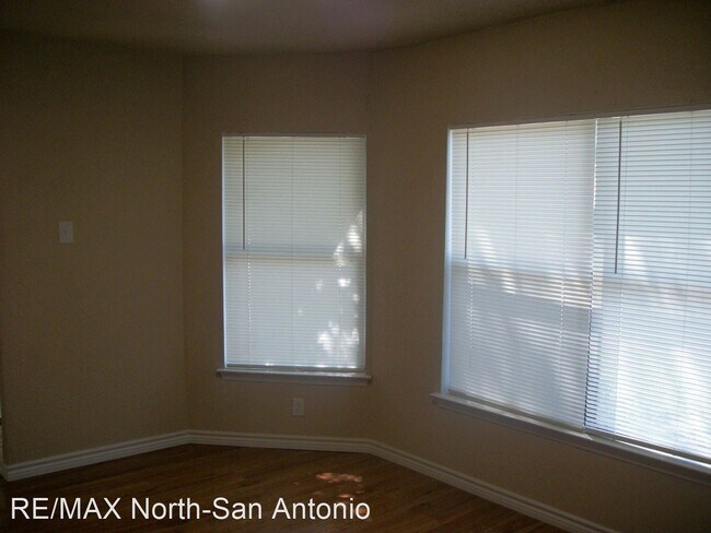 Foto del edificio - 4 br, 1 bath House - 4012 Sunrise Creek