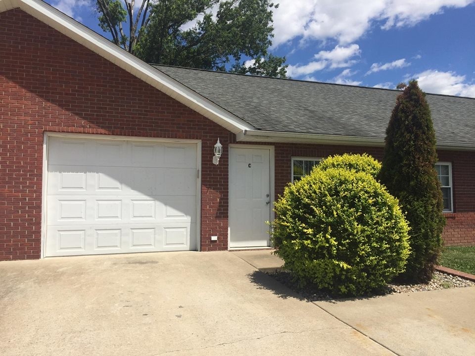 Primary Photo - 1501 Colin Bradley Dr