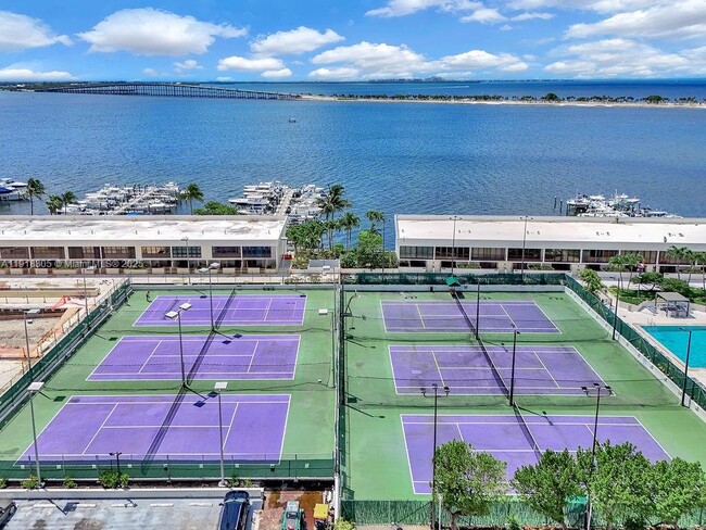 Building Photo - 1915 Brickell Ave