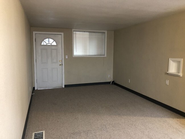 Foto del edificio - 2246 N Clarkson St
