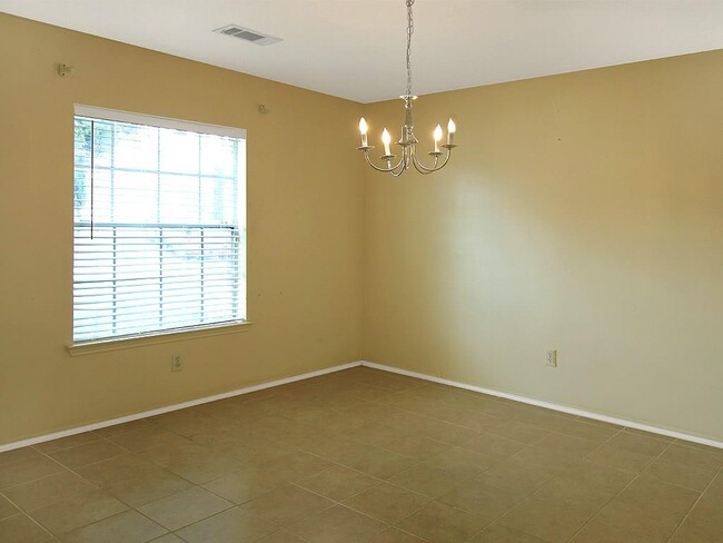 Building Photo - 20927 Vista Trace Dr
