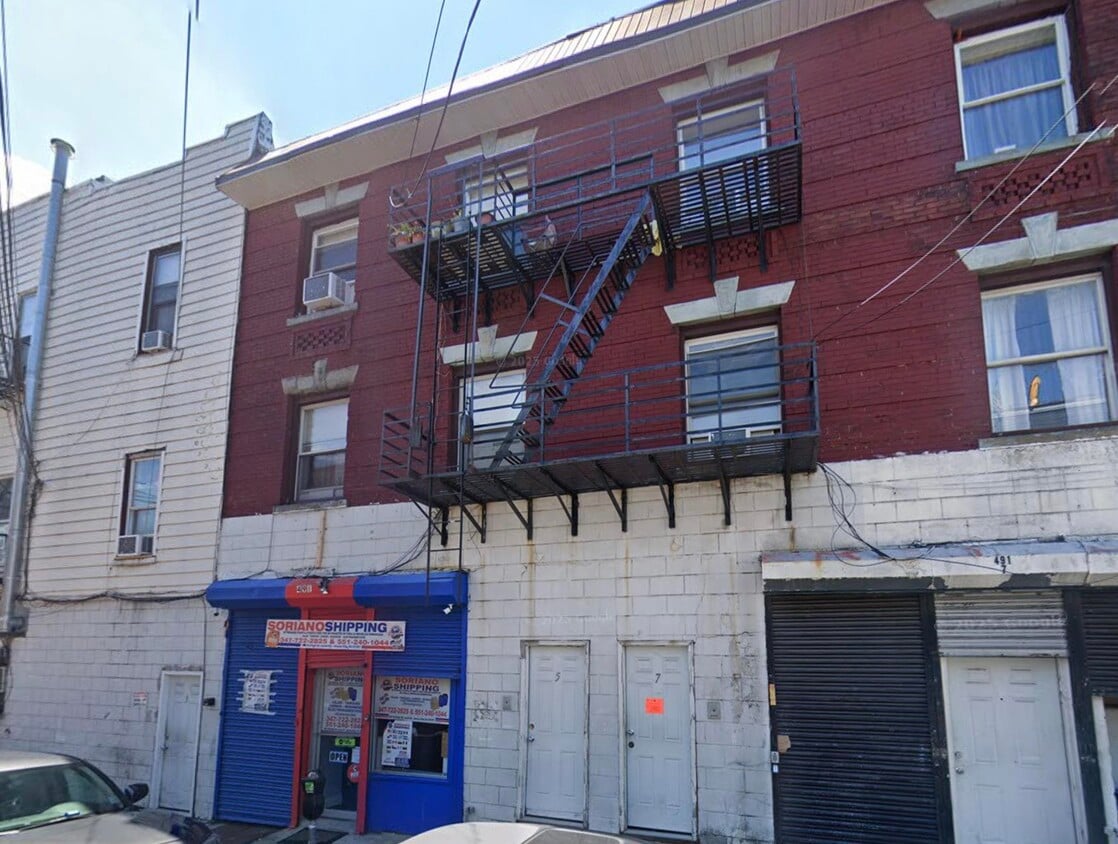 Building Photo - 5 Graham St