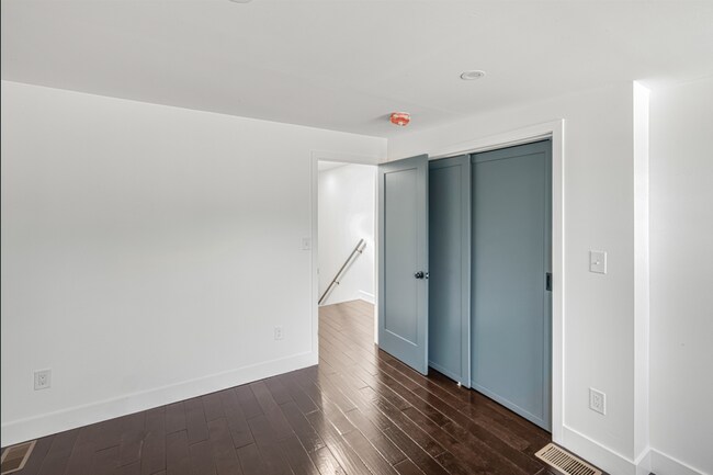 Foto del edificio - 325 W Lorraine Ave