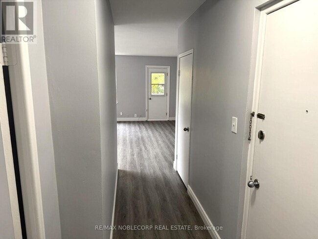 Building Photo - 1315 Bayview Ave