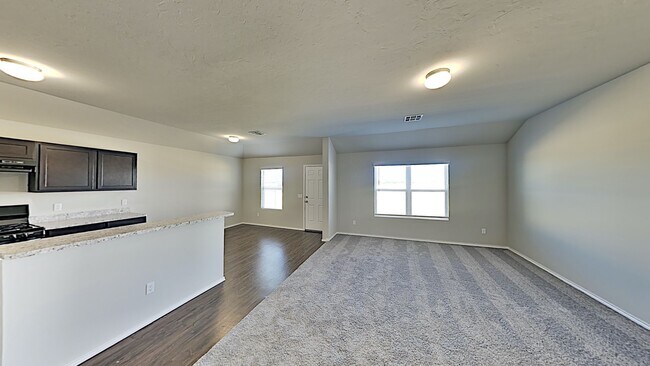 Foto del edificio - Very Nice 4 Bedroom 2 Bath Home in Yukon Schools.