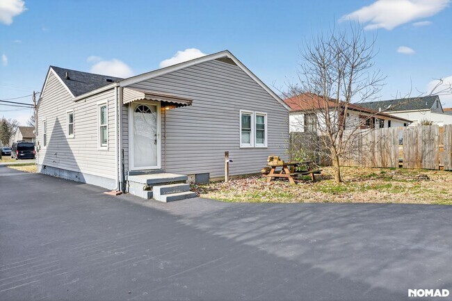 Foto del edificio - 2 Bedroom Single Family Home in Louisville