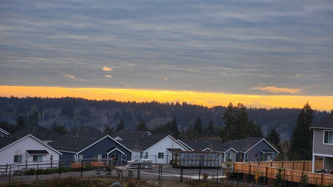 Foto del edificio - 5 Bedroom View Home Close to Silverdale