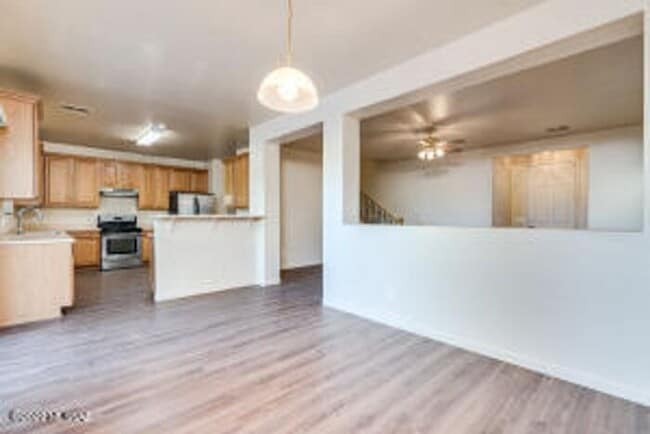 Building Photo - 5913 E Sanderling Dr