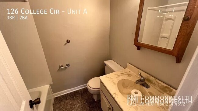 Building Photo - 3 Bed / 2 Bath Duplex (Available 9/10/23)