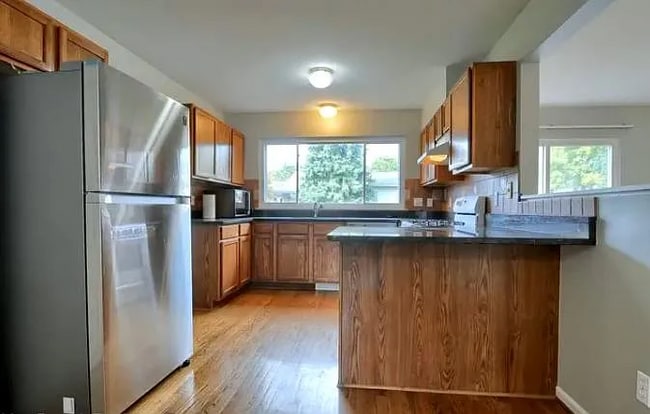 Building Photo - 35234 Pennington Dr