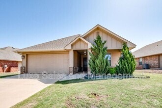 Building Photo - 14004 Northwood Village Dr