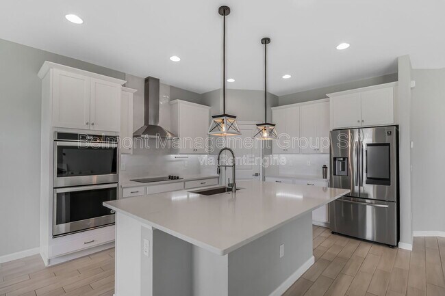 Building Photo - 30053 Island Club Dr