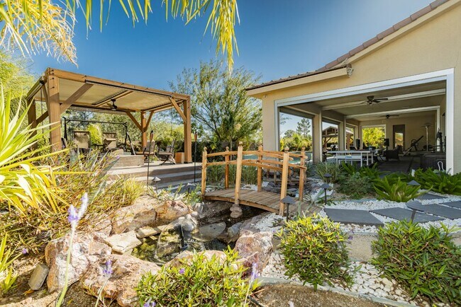 Foto del edificio - 8396 Sweetwater Creek Way