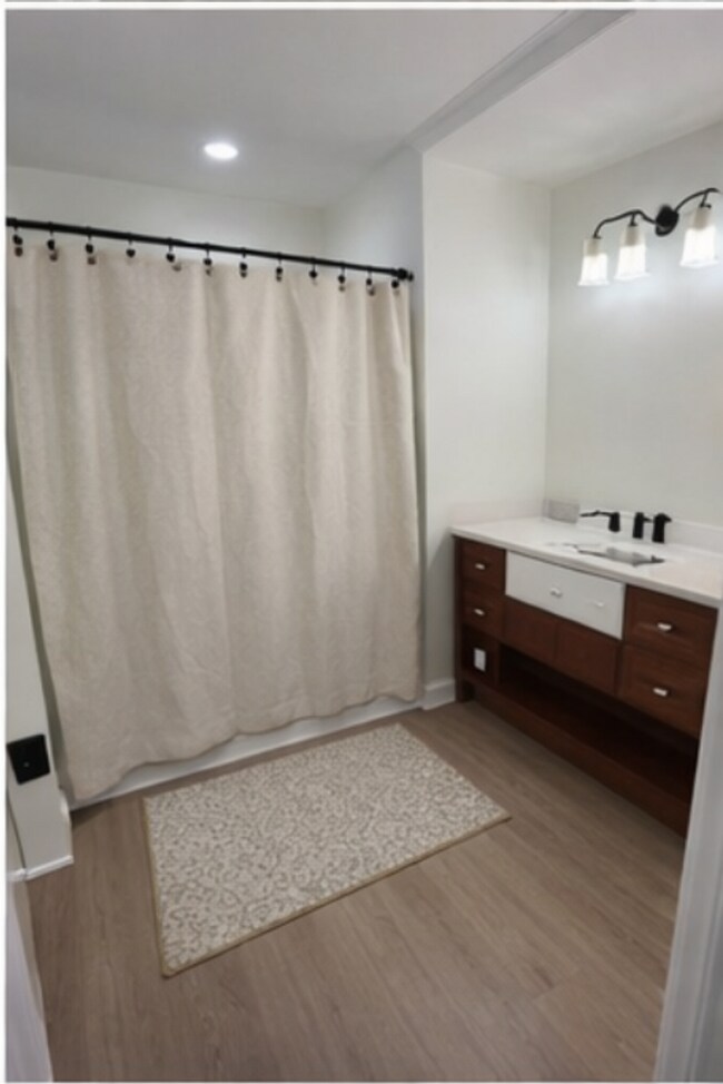 Building Photo - 201 Sheffield Ln