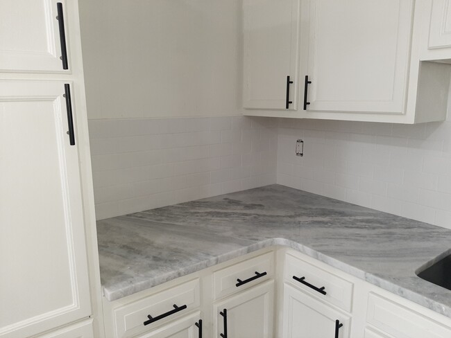 Kitchen - 19 W Washington St