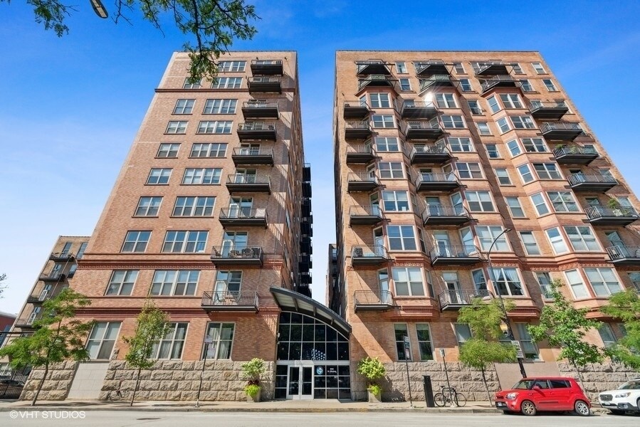Primary Photo - 500 S Clinton St