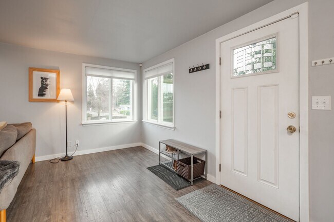 Foto del edificio - DesMoines rambler 3 bed, 2 baths home. 2 c...