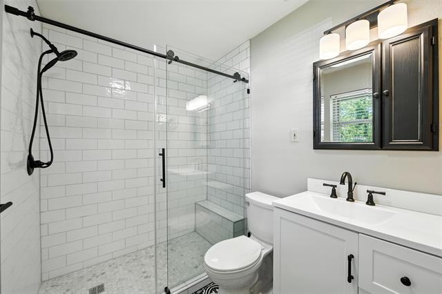 Building Photo - 729 Kingswood Ave