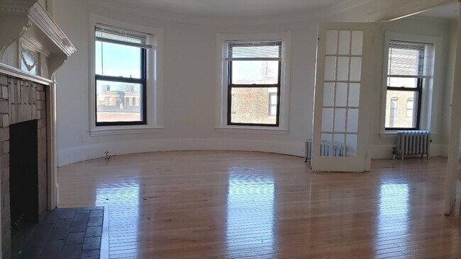 Foto del edificio - 924 Beacon St