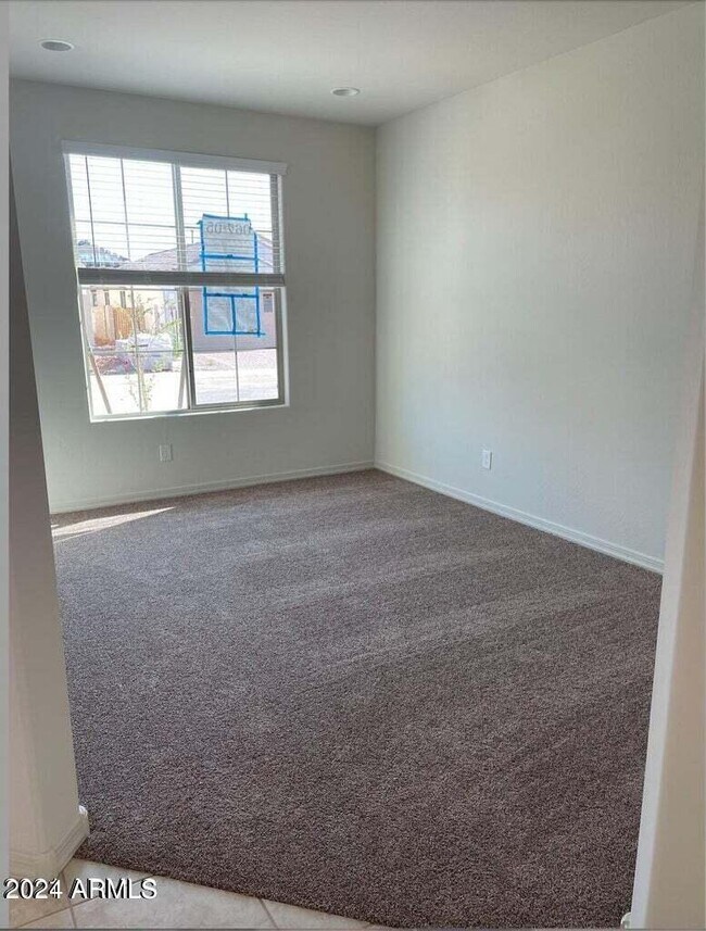 Building Photo - 8750 W Solano Dr