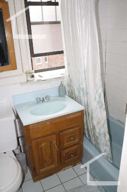 Building Photo - 56 Queensberry St