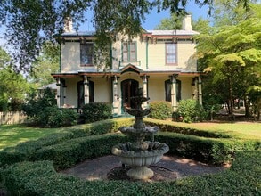 Building Photo - 105 Whitehead Ave NE