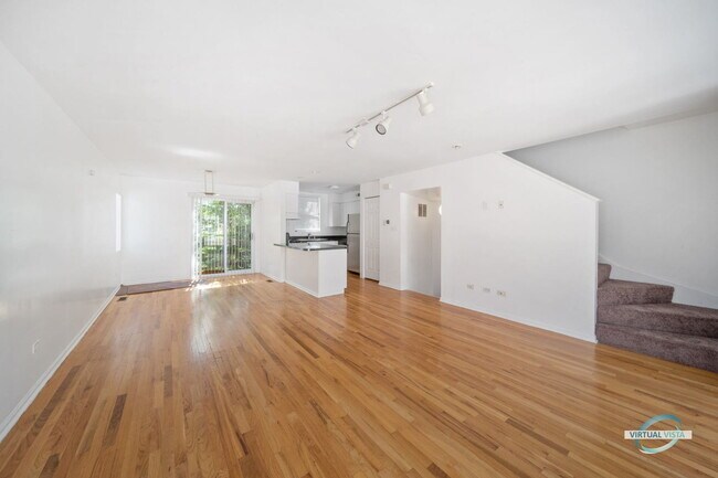 Building Photo - 6127 S Woodlawn Ave