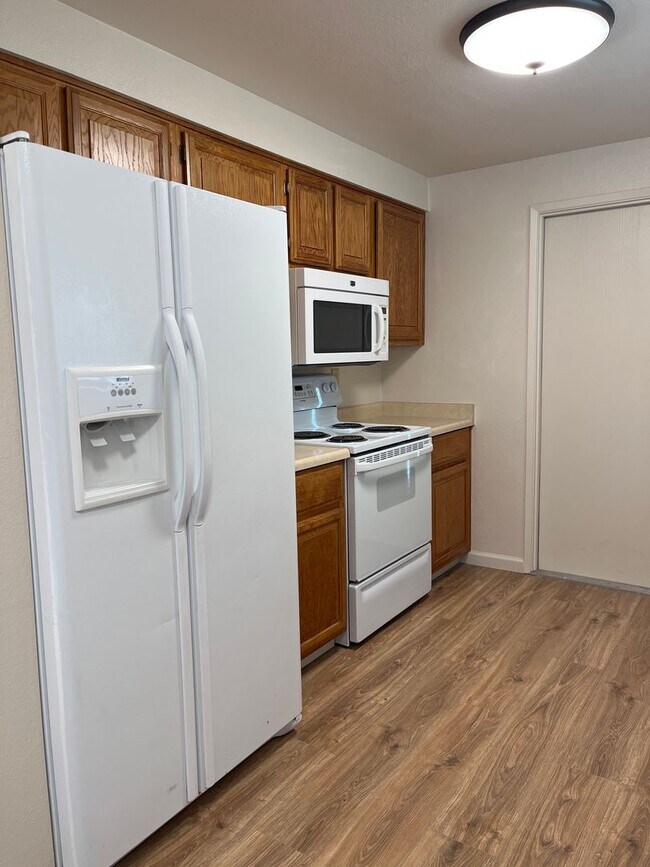 Foto del edificio - ROUNDHOUSE824