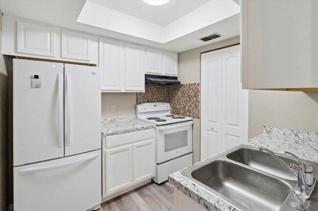 Foto del edificio - 511 SW 69th St