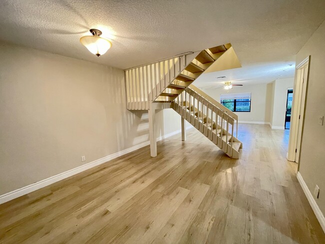 Building Photo - 16264 Peach Way